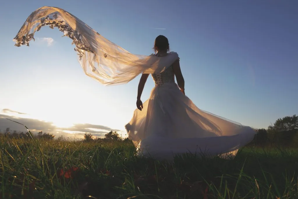 Photographe de Mariage Créatif : Un Shooting Poétique entre Toulouse et les Pyrénées, les coulisses