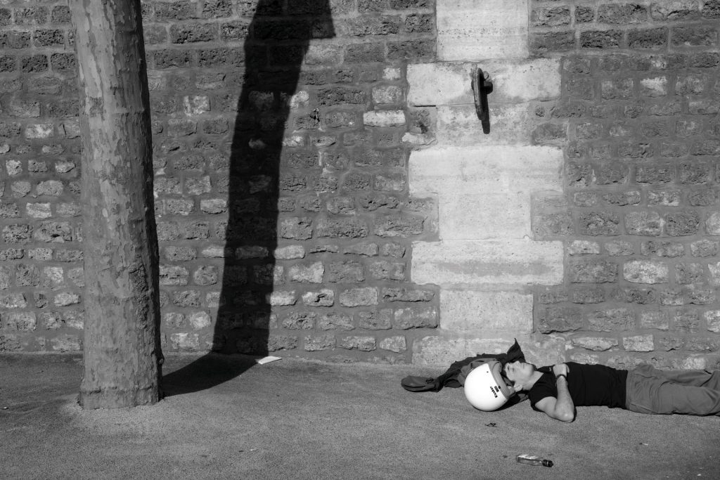 Silhouettes Parisiennes – L’Ombre et l’Homme"