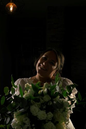 portrait de la mariée en clair obscur